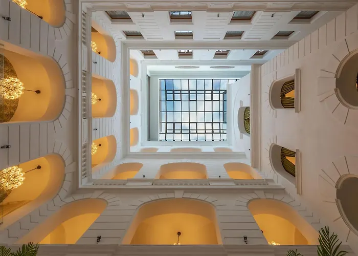 Hotel Mystery Budapest, Preferred &