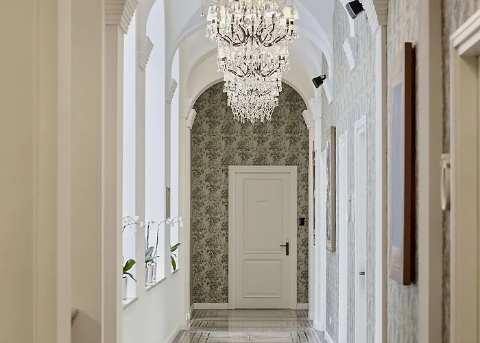 Mystery Budapest, Preferred & 5*