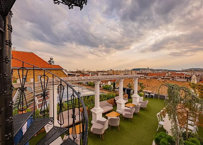 Mystery Budapest, Preferred & מלון